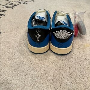 Jordan 1 Low Travis Scott Fragment